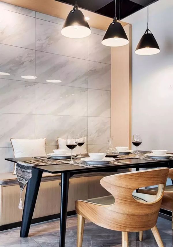 86平现代惬意三室 餐客厅瓷砖墙面