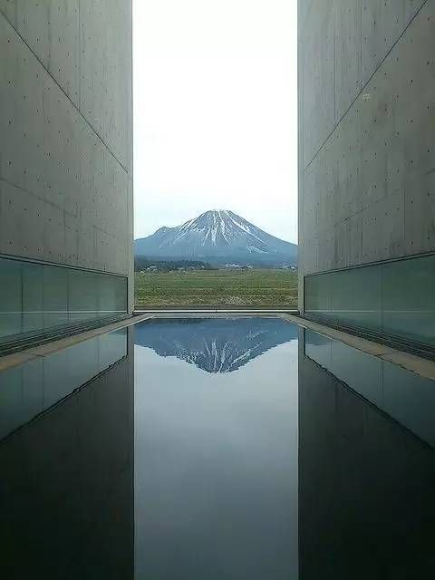 建筑的诗意与自然—安藤忠雄