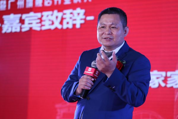  广州市酷家家居董事总经理陈进权发表开业感言