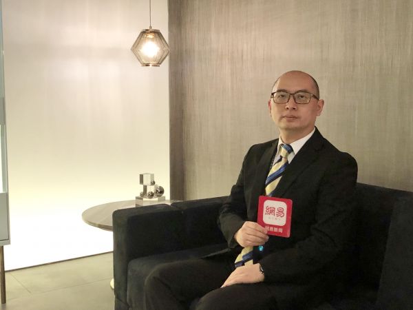 艾宝家具品牌总监陈峰接受采访