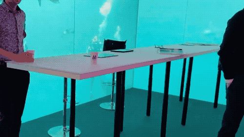 德国人竟用屏幕代替墙纸 动动手指就能换个新墙面