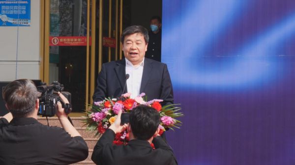 周村区政协主席 阚金智宣布采购节开幕