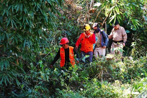 标题1：佘建彬荣获“中国地板行业终身成就奖”，印证大自然家居28年匠心坚守