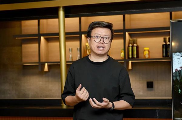 青草地设计 设计总监 直涵明