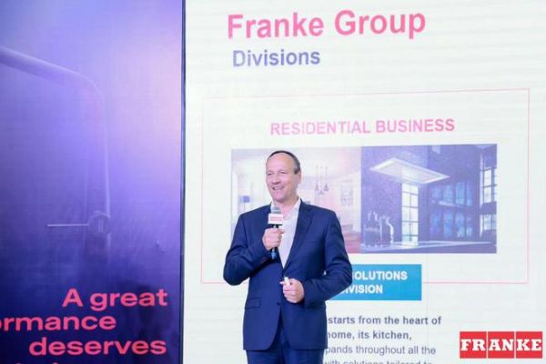 瑞士弗兰卡集团CEO Patrik Wohlhauser先生