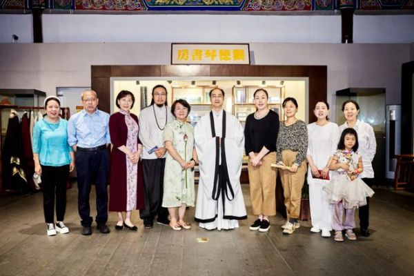 璞睿走进皇家园林