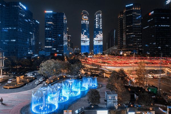 舒达羊惊喜亮相成都双子塔,打造城市炫丽风景线!
