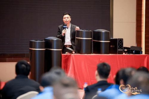 凝心聚力再出发·砥砺奋进新征程 2023年法兰尼新品发布暨卓越人物颁奖盛典圆满落幕！