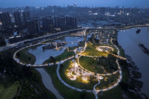 水与城的空间交织与新生:景观建筑师王娜的城市水脉营造