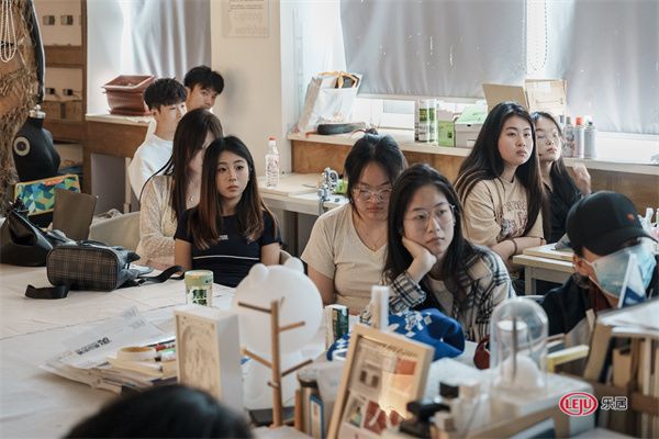 艺术设计进校园 |孟宪曦被授予航空航天大学设计艺术学院专业实践导师