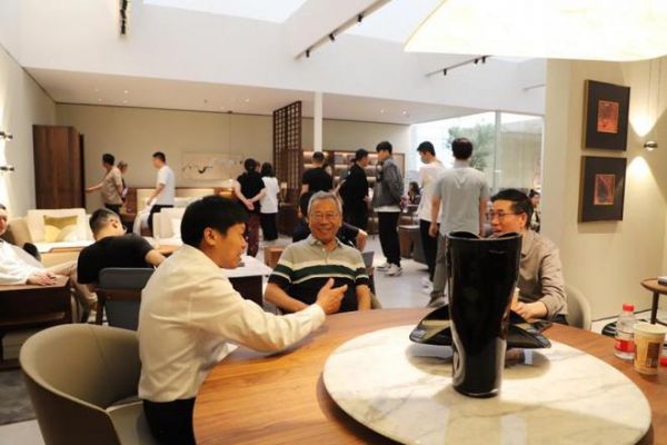 东方弘叶亮相家博会，MICH麦驰开启全案整装新维度
