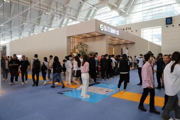 东方弘叶亮相家博会，MICH麦驰开启全案整装新维度