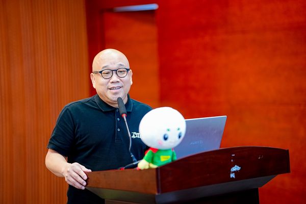   湖南省设计艺术家协会副主席、湖南三一工业职业技术学院建筑工业学院安勇教授致辞