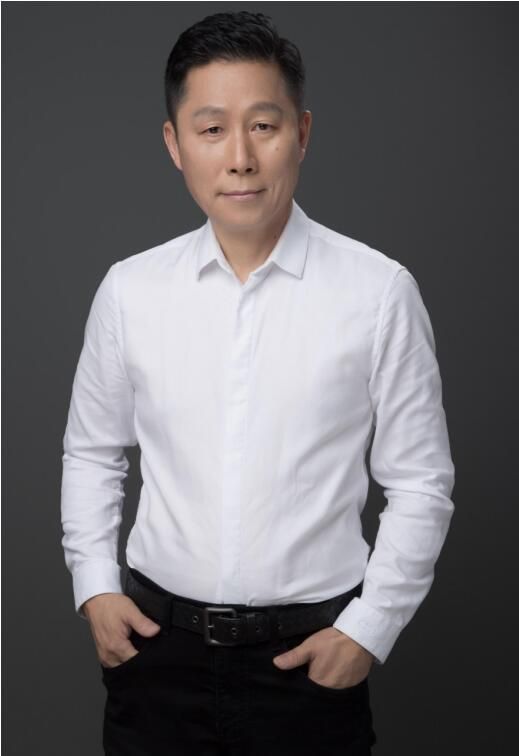 广东省装饰设计行业终身成就奖获得者：易强