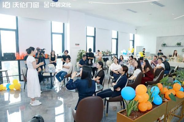 沃伦寻宝记 媒体大咖沉浸式探访沃伦门窗佛山生产基地 20余家媒体工厂寻宝 亲鉴沃伦门窗「高端」实力