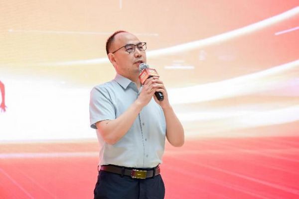 标题：共探存量时代的新赛道、新模式、新打法，2024家居经销商经营发展大会在重庆成功举行！