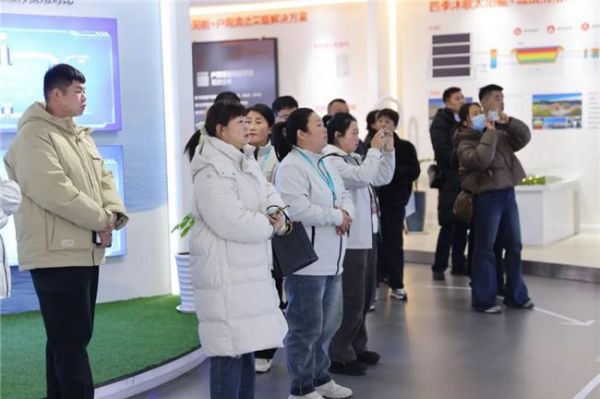 硬战·赢未来—2025四季沐歌空气能零售经销商代表大会胜利召开