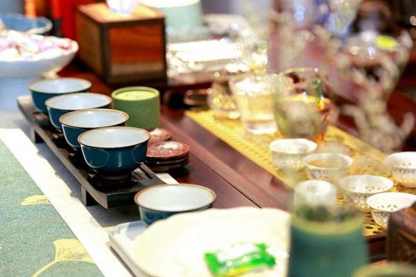 红木家具品牌哪家强？揭秘中国十大品牌排行榜！