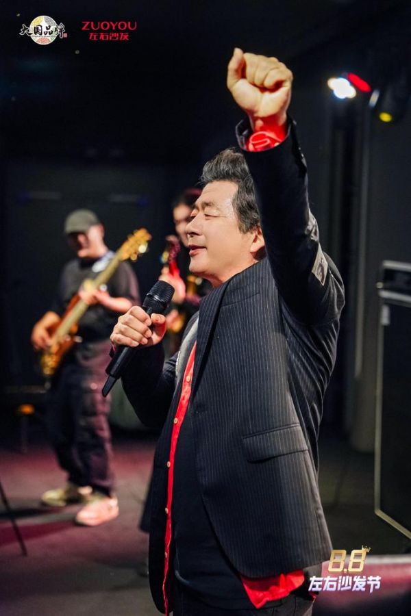我相信8·8左右沙发节主题音乐秀燃爆全国！携黑豹乐队原主唱秦勇首秀杭州顶流地标
