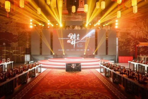 品牌硬实力丨蒙娜丽莎荣获2025榜样力量三项大奖！