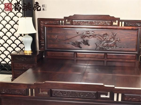 以匠心雕琢传世精品,葛洪亮红木铸就小叶紫檀家具收藏传奇