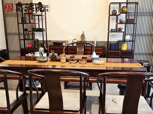 以匠心雕琢传世精品,葛洪亮红木铸就小叶紫檀家具收藏传奇