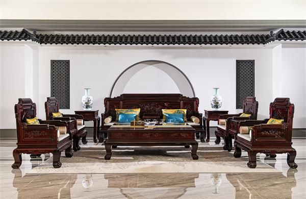 专业媒体联袂测评：巧夺天工红木《富贵华堂沙发》值得入手！