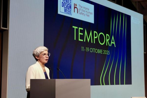 威尼斯设计周迎来最小艺术家： 14岁中国少年Gary宫浩展个人展成功举办