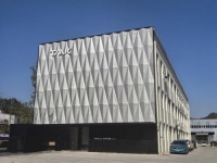 从代理商到拓玛克品牌创始人，他用14年深耕，在重庆打造高定家居的“直营样板”