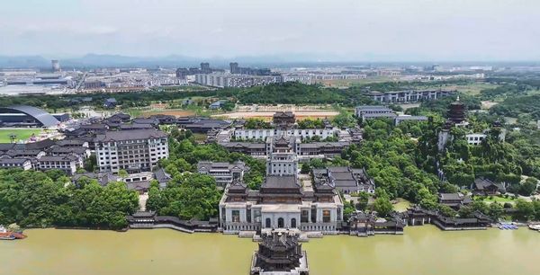 暑期研学寻国风就来年年红金典 解锁红木非遗与中式整装之美
