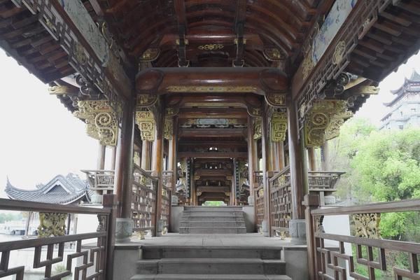暑期研学寻国风就来年年红金典 解锁红木非遗与中式整装之美