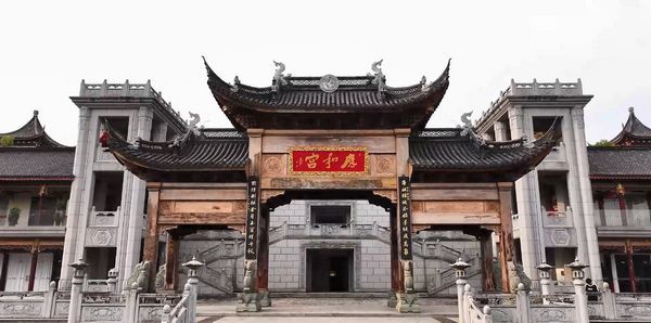 暑期研学寻国风就来年年红金典 解锁红木非遗与中式整装之美