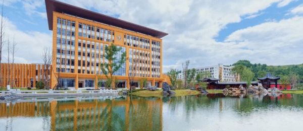 川北医学科学产业园・临江新校区 医教共生空间营造