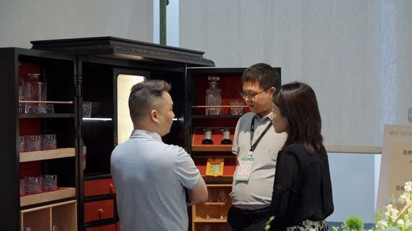 卓木王微醺空间惊艳亮相上海建博会，“微醺是一种疗愈美学”对谈成功举办