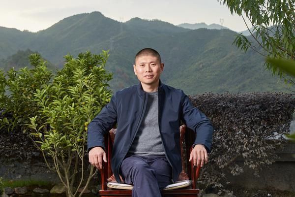 木上接笔人——古森红木新生代吴建宇的传承之路