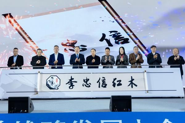 李忠信红木｜重阳，把一份“长久”请回家
